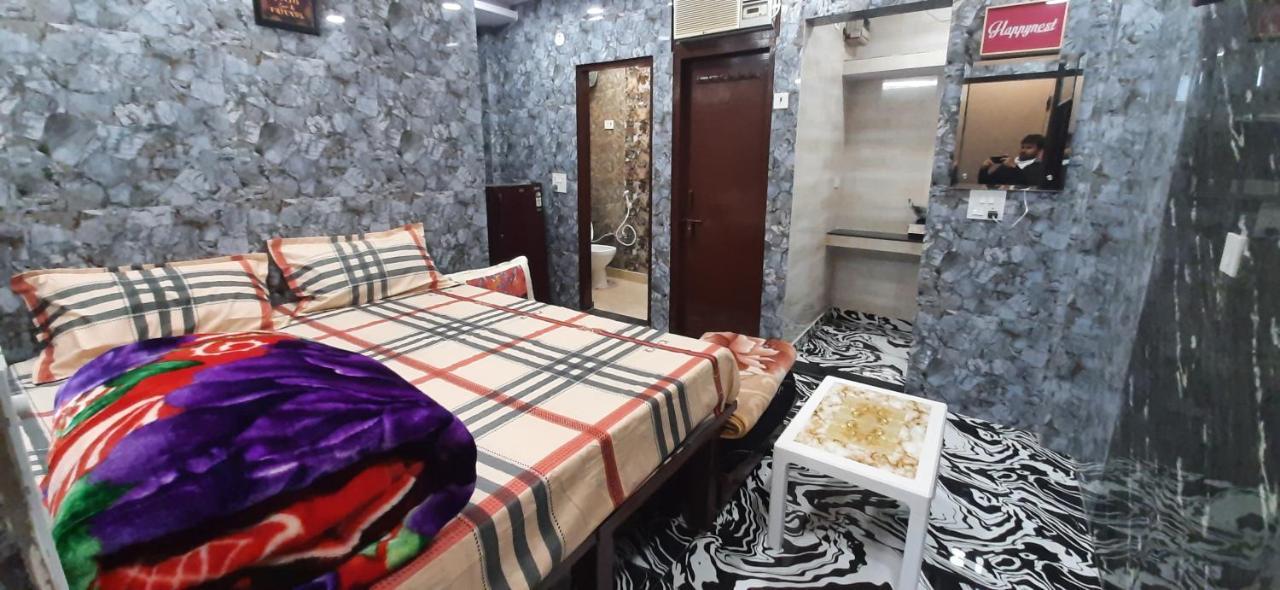 Aggarwal Luxury Room With Private Kitchen Washroom And Balcony Along With Fridge, Ac, Android Tv, Wifi In Main Lajpat Nagar New Delhi Exteriör bild
