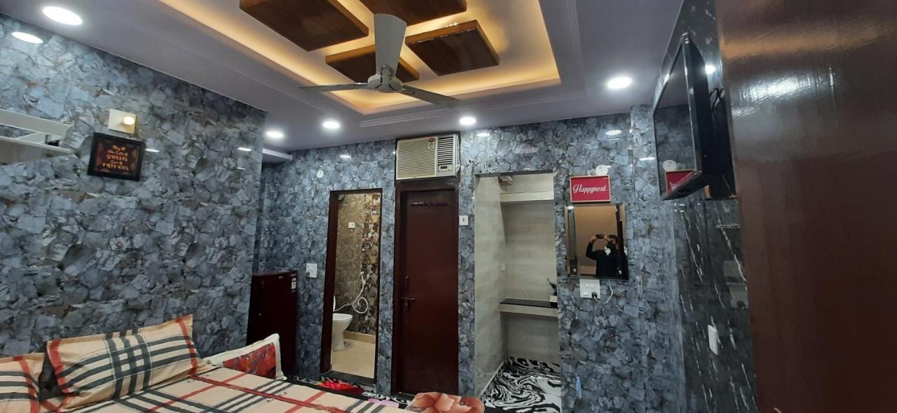 Aggarwal Luxury Room With Private Kitchen Washroom And Balcony Along With Fridge, Ac, Android Tv, Wifi In Main Lajpat Nagar New Delhi Exteriör bild
