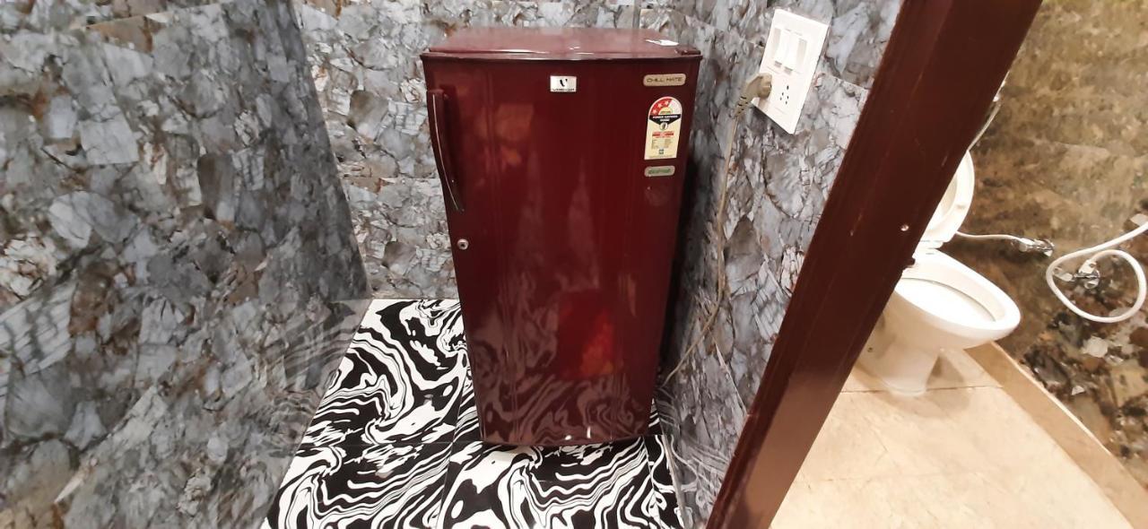 Aggarwal Luxury Room With Private Kitchen Washroom And Balcony Along With Fridge, Ac, Android Tv, Wifi In Main Lajpat Nagar New Delhi Exteriör bild